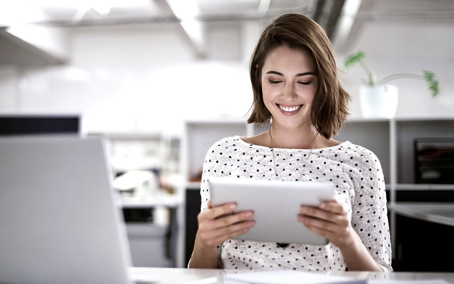 woman looking to the screen